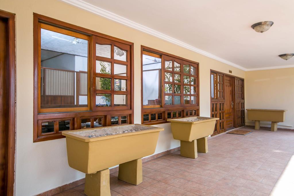 Golden Crest Lodge Bawaleshi 外观 照片