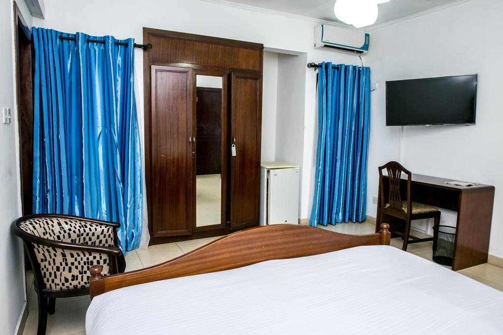 Golden Crest Lodge Bawaleshi 外观 照片